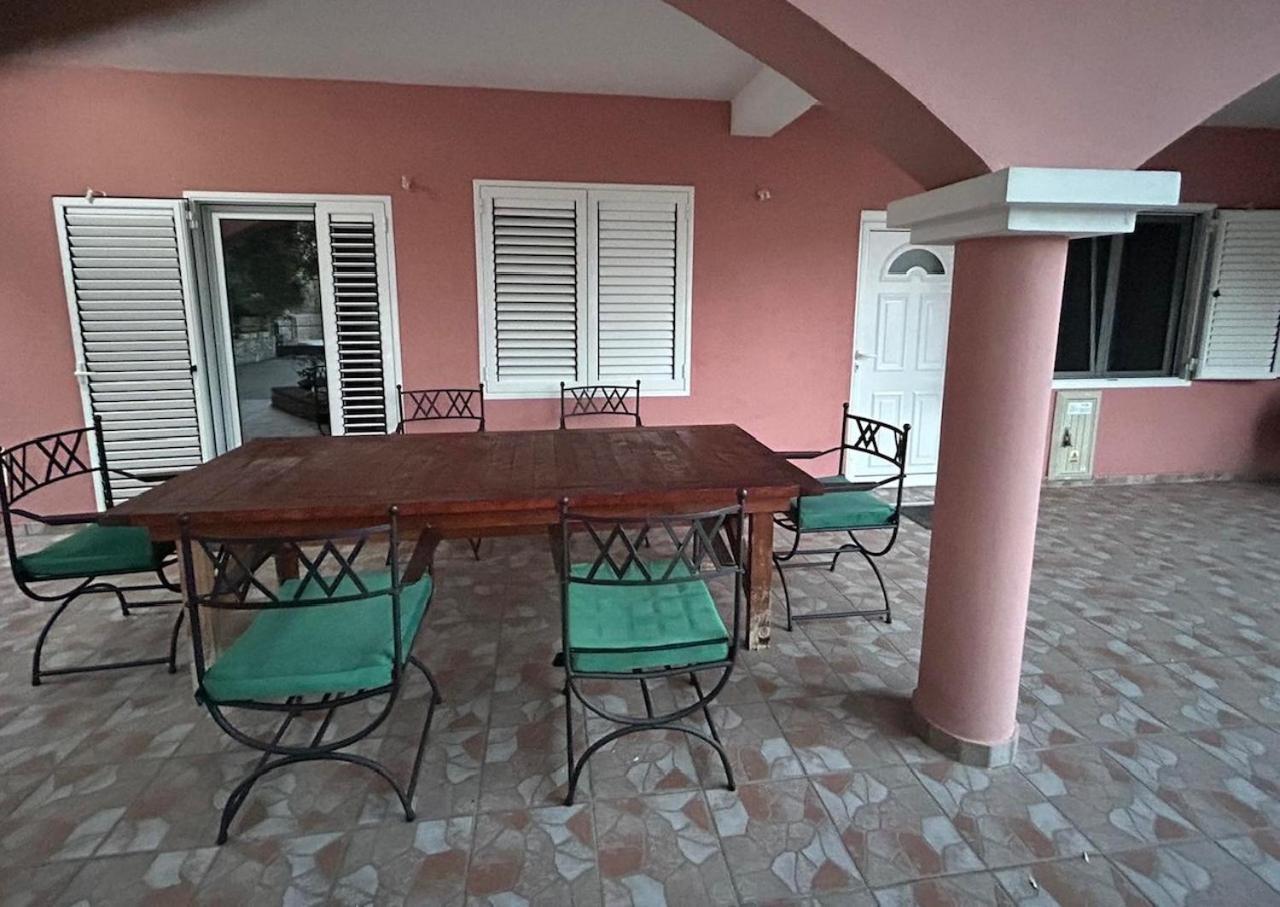 Olive Przno 1 - Patio - Two Parking Spots