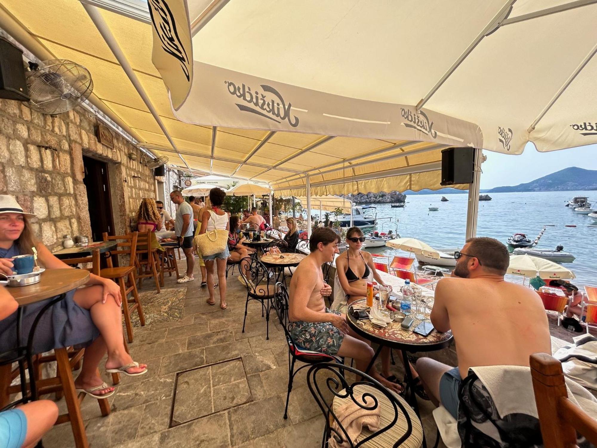 Olive Przno 1 - Patio - Two Parking Spots Apartment Budva