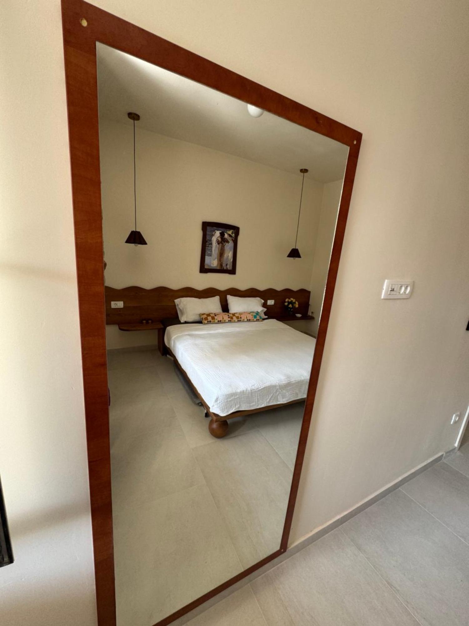 Olive Przno - Peaceful Private Patio - 2 Bedroom - 2 Parking Spots Lägenhet *