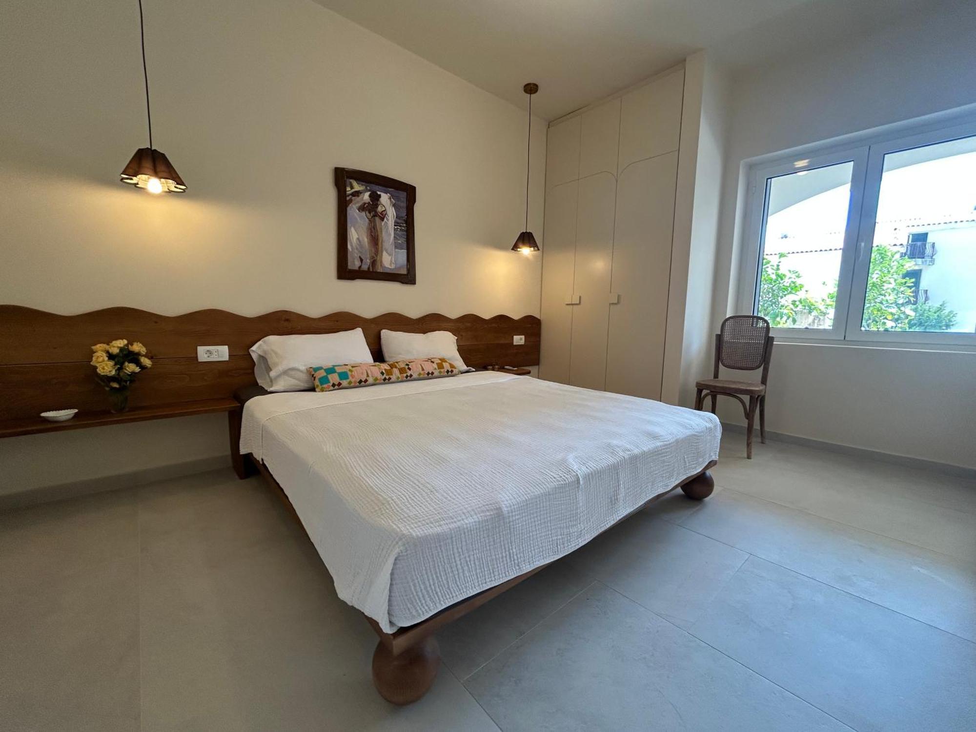 Olive Przno - Peaceful Private Patio - 2 Bedroom - 2 Parking Spots Lägenhet